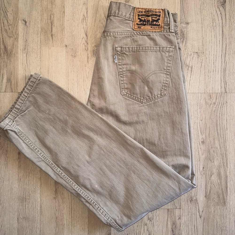 30 x 32 Levi’s 505 Tan/Khaki Pants